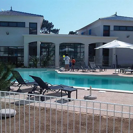 Lagrange Les Carrelets 3* سانت باليه سور مير